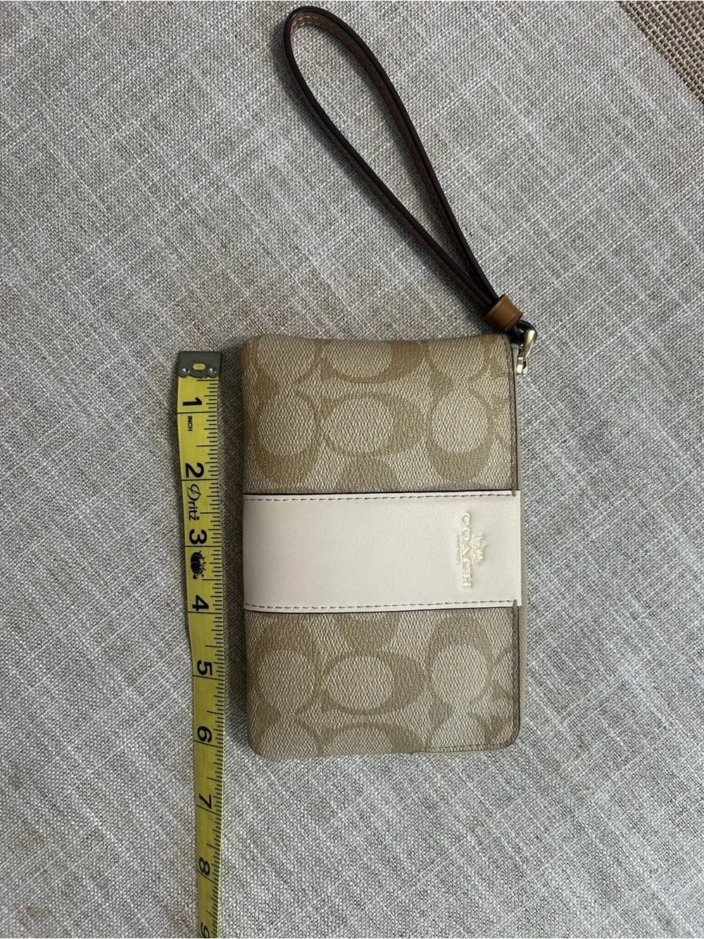 Coach classic wristlet
